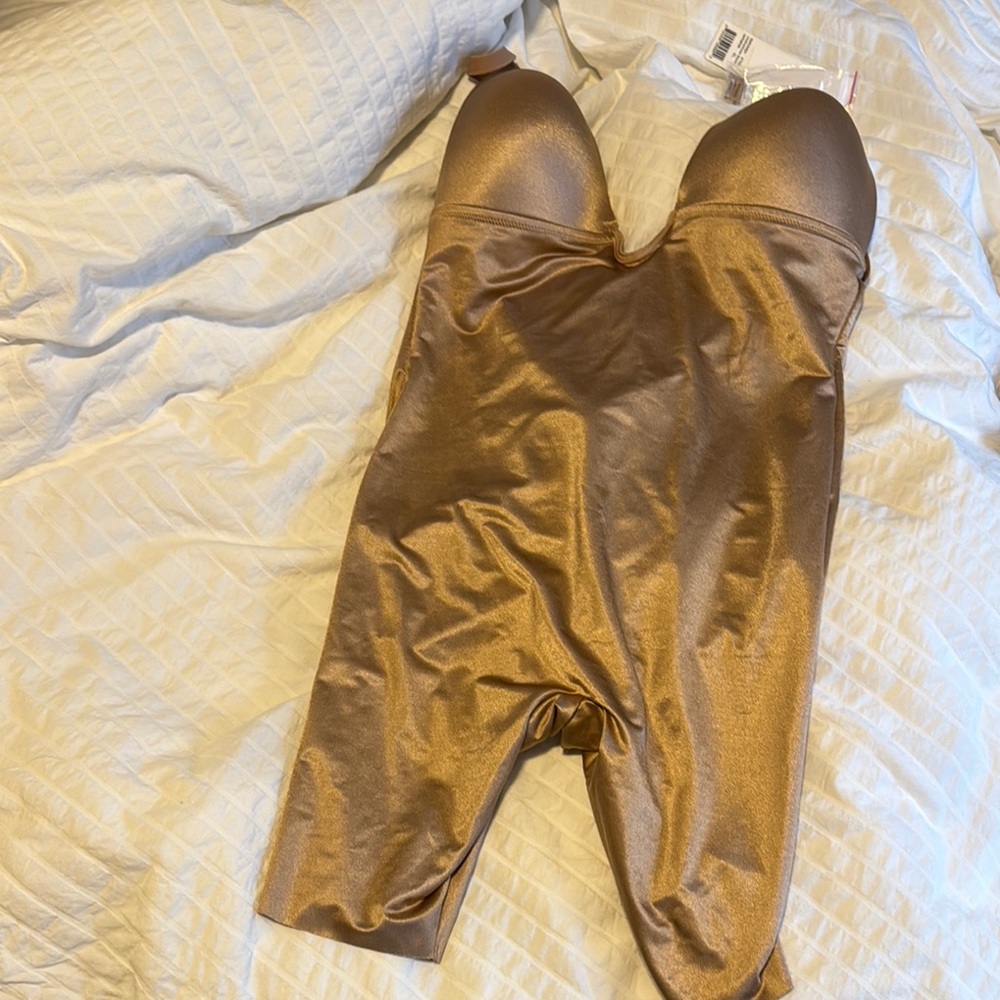 Dominique Unity Shapewear - low back with clear straps